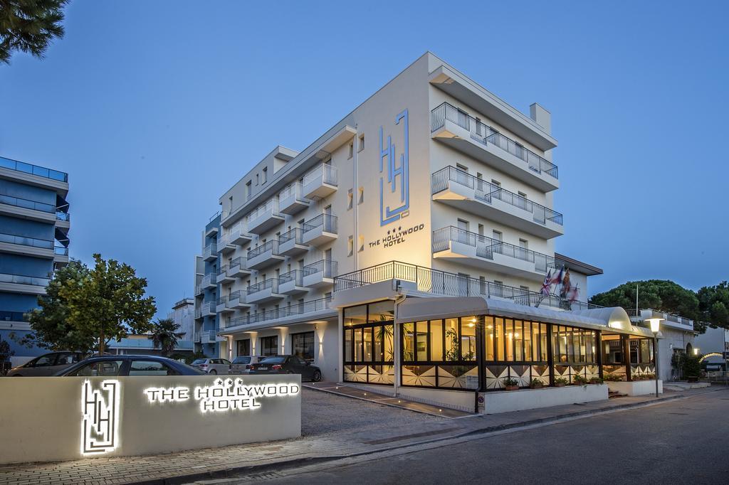 Hotel Hollywood***S ลิโดดิเยโซโล ภายนอก รูปภาพ