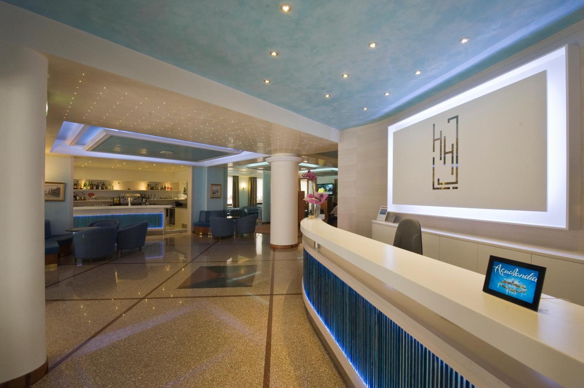 Hotel Hollywood***S ลิโดดิเยโซโล ภายนอก รูปภาพ