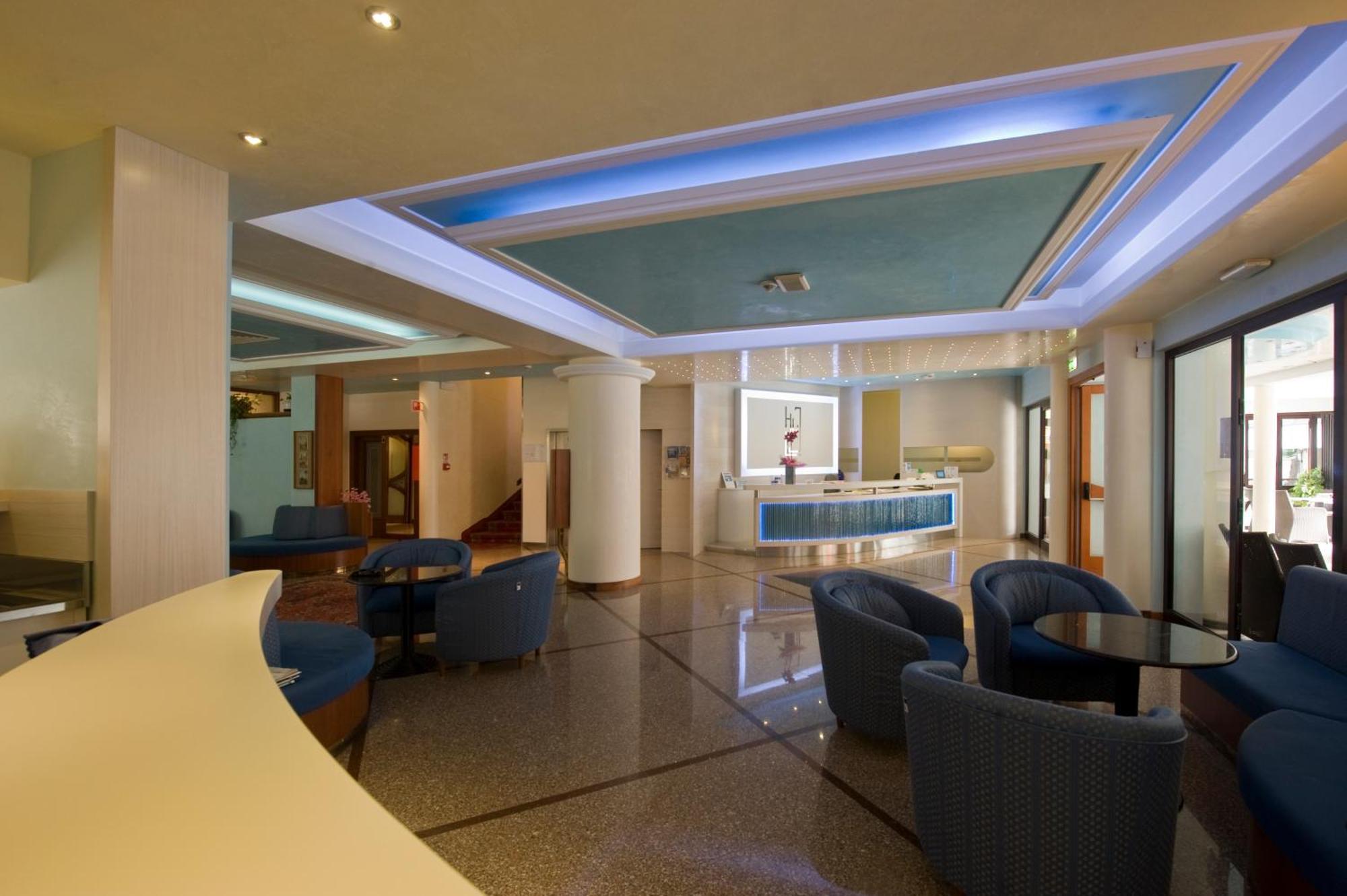Hotel Hollywood***S ลิโดดิเยโซโล ภายนอก รูปภาพ