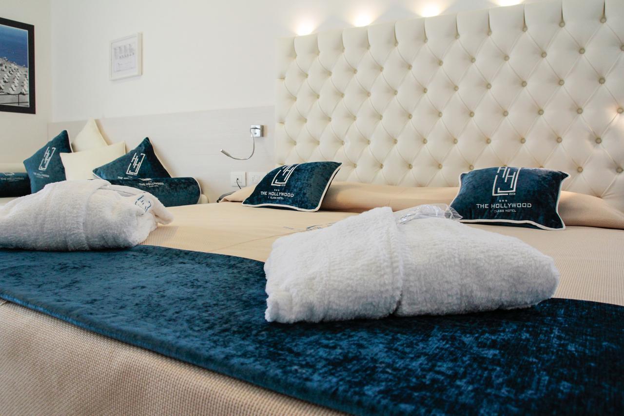 Hotel Hollywood***S ลิโดดิเยโซโล ภายนอก รูปภาพ