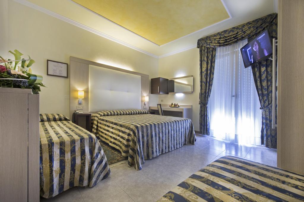 Hotel Hollywood***S ลิโดดิเยโซโล ห้อง รูปภาพ